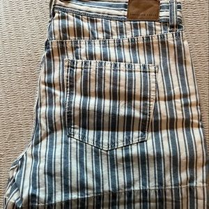 American Eagle Mom Shorts, brand new with tags!!